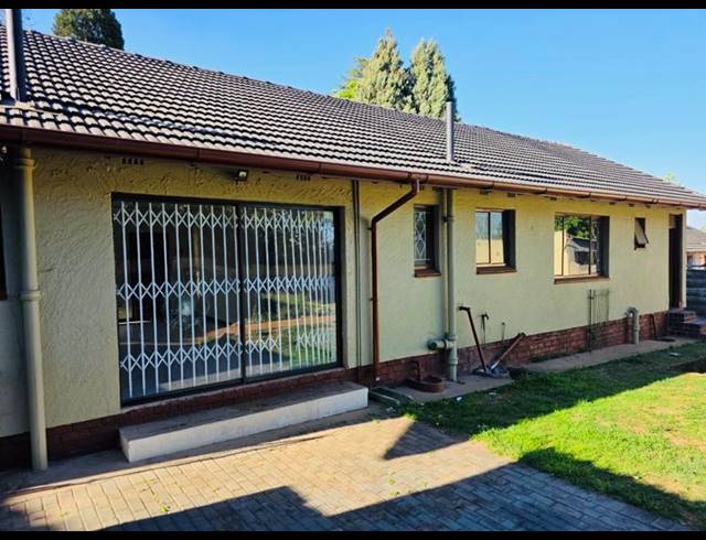 3 BEDROOM PROPERTY TO RENT IN KIBLER PARK